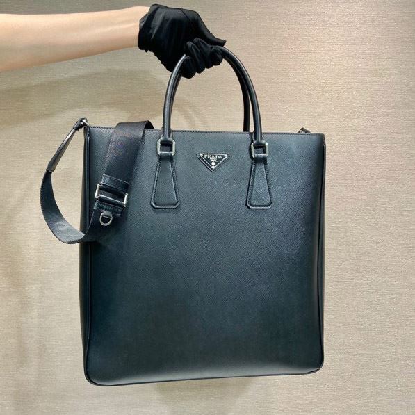 Pra*a shopping bags